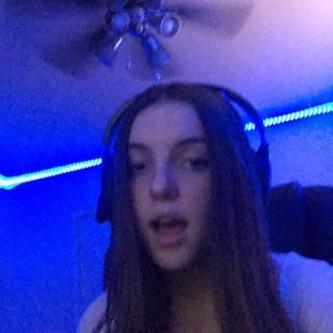 Meet your Posher, Mia